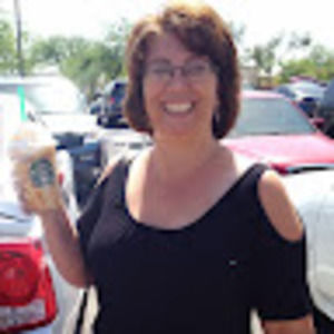 Meet your Posher, Laura